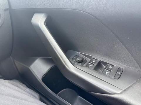 Volkswagen T-Cross 1.0 TSI SE SUV 5dr Petrol Manual Euro 6 (s/s) (95 ps) - U80678