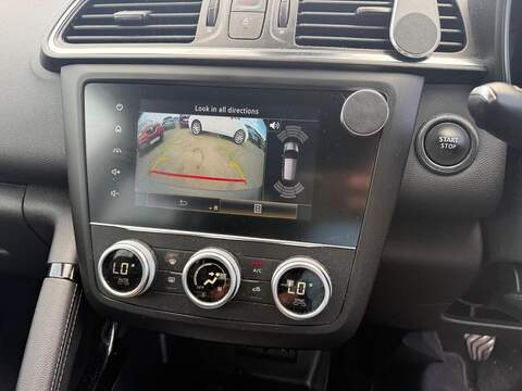 Renault Kadjar 1.3 TCe Iconic SUV 5dr Petrol Manual Euro 6 (s/s) (140 ps) - U80680