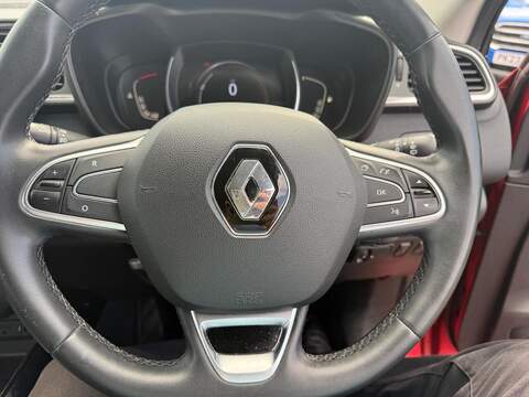 Renault Kadjar 1.3 TCe Iconic SUV 5dr Petrol Manual Euro 6 (s/s) (140 ps) - U80680