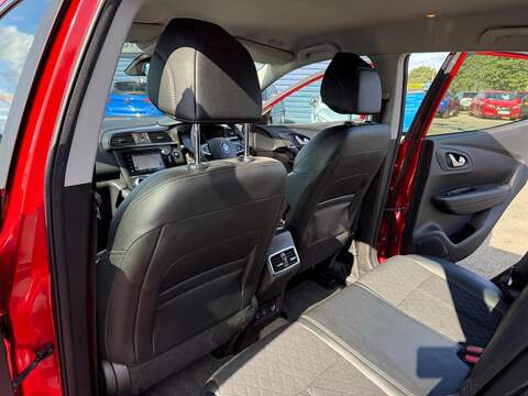 Renault Kadjar 1.3 TCe Iconic SUV 5dr Petrol Manual Euro 6 (s/s) (140 ps) - U80680
