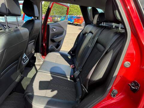 Renault Kadjar 1.3 TCe Iconic SUV 5dr Petrol Manual Euro 6 (s/s) (140 ps) - U80680