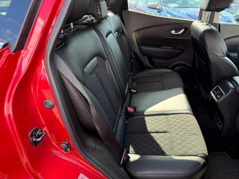 Renault Kadjar 1.3 TCe Iconic SUV 5dr Petrol Manual Euro 6 (s/s) (140 ps) - U80680