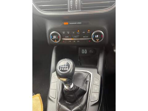 Ford Focus 1.0T EcoBoost MHEV Titanium Edition Estate 5dr Petrol Manual Euro 6 (s/s) (155 ps) - U80682