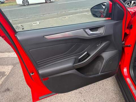 Ford Focus 1.0T EcoBoost MHEV Titanium Edition Estate 5dr Petrol Manual Euro 6 (s/s) (155 ps) - U80682