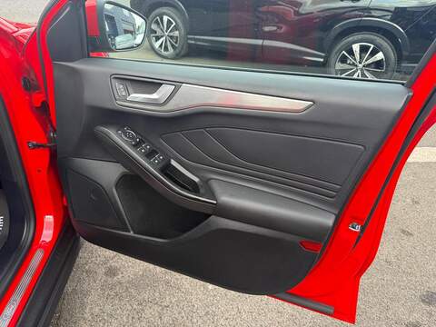 Ford Focus 1.0T EcoBoost MHEV Titanium Edition Estate 5dr Petrol Manual Euro 6 (s/s) (155 ps) - U80682