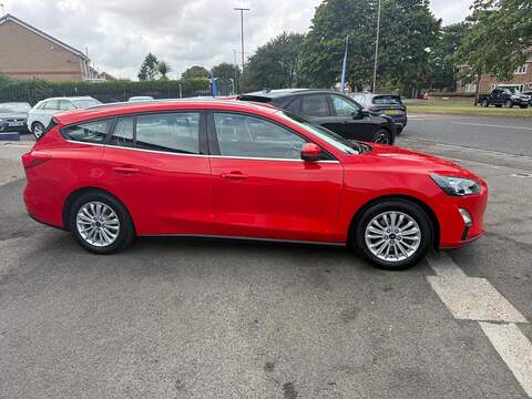 Ford Focus 1.0T EcoBoost MHEV Titanium Edition Estate 5dr Petrol Manual Euro 6 (s/s) (155 ps) - U80682