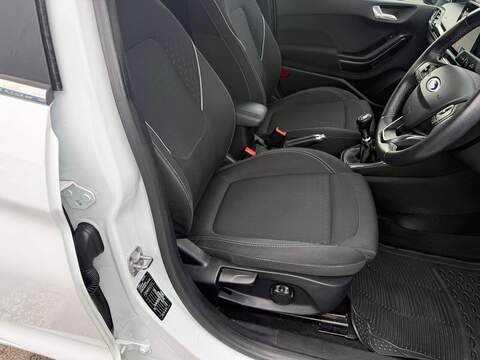 Ford Fiesta 1.0T EcoBoost Titanium Hatchback 5dr Petrol Manual Euro 6 (s/s) (100 ps) - U80721