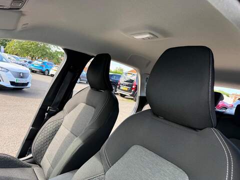 Renault Captur 1.6 E-TECH evolution Auto Euro 6 (s/s) 5dr - U80726