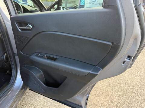 Renault Captur 1.6 E-TECH evolution Auto Euro 6 (s/s) 5dr - U80726