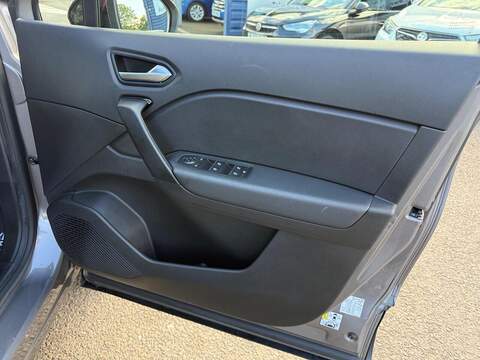 Renault Captur 1.6 E-TECH evolution Auto Euro 6 (s/s) 5dr - U80726