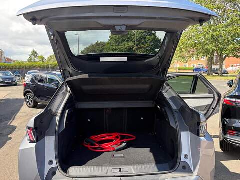 Peugeot E-3008 73kWh Allure Auto 5dr - U80731