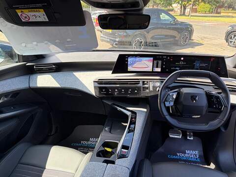 Peugeot E-3008 73kWh Allure Auto 5dr - U80731