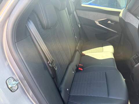 Peugeot E-3008 73kWh Allure Auto 5dr - U80731