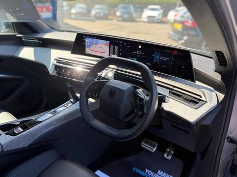 Peugeot E-3008 73kWh Allure Auto 5dr - U80731