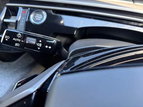 Peugeot E-3008 73kWh Allure Auto 5dr - U80731
