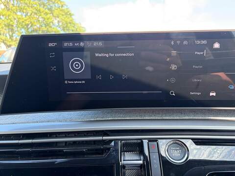 Peugeot E-3008 73kWh Allure Auto 5dr - U80731