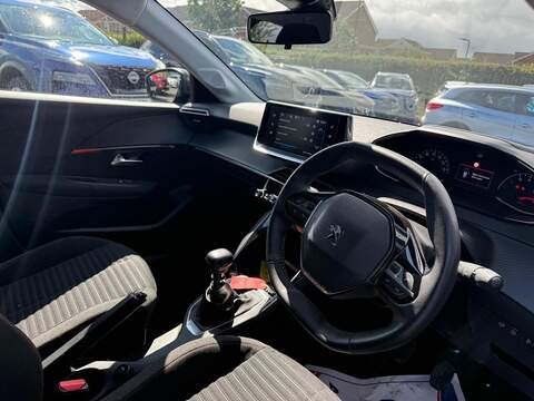 Peugeot 208 1.2 PureTech Active Premium + Euro 6 (s/s) 5dr - U80733