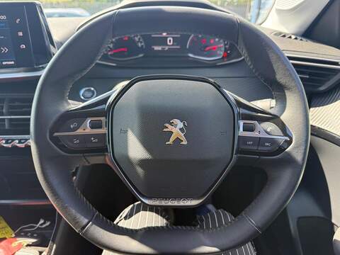 Peugeot 208 1.2 PureTech Active Premium + Euro 6 (s/s) 5dr - U80733
