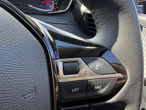 Peugeot 208 1.2 PureTech Active Premium + Euro 6 (s/s) 5dr - U80733