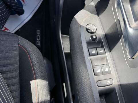 Peugeot 208 1.2 PureTech Active Premium + Euro 6 (s/s) 5dr - U80733