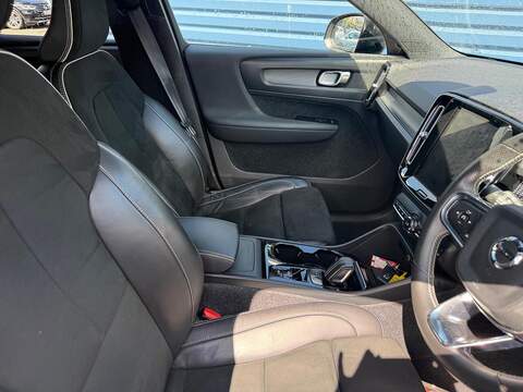 Volvo XC40 1.5 T3 R-Design Auto Euro 6 (s/s) 5dr - U80736