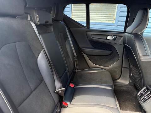 Volvo XC40 1.5 T3 R-Design Auto Euro 6 (s/s) 5dr - U80736
