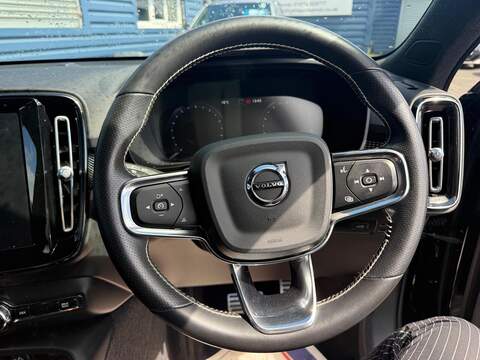 Volvo XC40 1.5 T3 R-Design Auto Euro 6 (s/s) 5dr - U80736