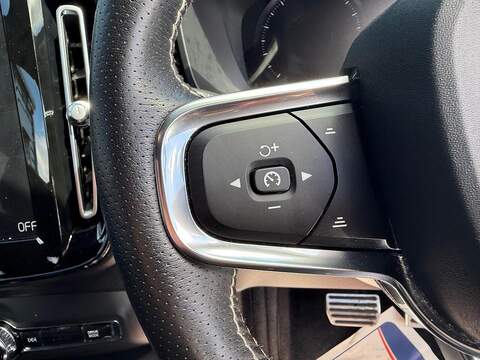 Volvo XC40 1.5 T3 R-Design Auto Euro 6 (s/s) 5dr - U80736