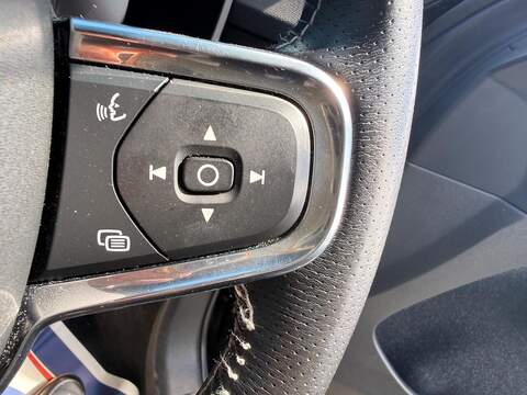 Volvo XC40 1.5 T3 R-Design Auto Euro 6 (s/s) 5dr - U80736