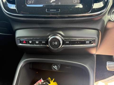 Volvo XC40 1.5 T3 R-Design Auto Euro 6 (s/s) 5dr - U80736