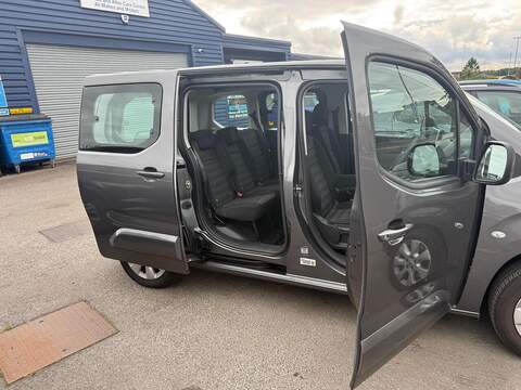 Vauxhall Combo Life 1.5 Turbo D BlueInjection Energy MPV 5dr Diesel Manual Euro 6 (s/s) (130 ps) - U80740