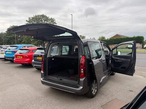 Vauxhall Combo Life 1.5 Turbo D BlueInjection Energy MPV 5dr Diesel Manual Euro 6 (s/s) (130 ps) - U80740