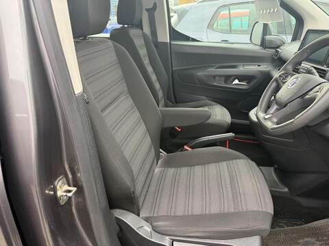 Vauxhall Combo Life 1.5 Turbo D BlueInjection Energy MPV 5dr Diesel Manual Euro 6 (s/s) (130 ps) - U80740