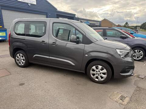 Vauxhall Combo Life 1.5 Turbo D BlueInjection Energy MPV 5dr Diesel Manual Euro 6 (s/s) (130 ps) - U80740