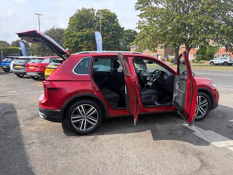 Volkswagen Tiguan 1.5 TSI Elegance SUV 5dr Petrol DSG Euro 6 (s/s) (150 ps) - U80810