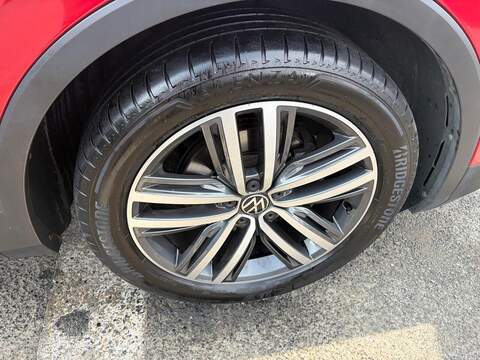 Volkswagen Tiguan 1.5 TSI Elegance SUV 5dr Petrol DSG Euro 6 (s/s) (150 ps) - U80810