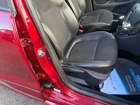 Renault Clio TCe GT Line Hatchback 0.9 Manual Petrol - U80822
