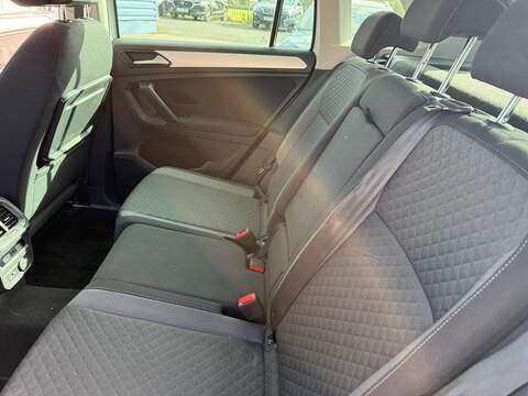 Volkswagen Tiguan 2.0 TDI SE SUV 5dr Diesel DSG Euro 6 (s/s) (150 ps SUV 2.0 Automatic Diesel - U80847