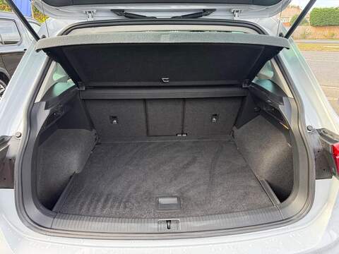 Volkswagen Tiguan 2.0 TDI SE SUV 5dr Diesel DSG Euro 6 (s/s) (150 ps SUV 2.0 Automatic Diesel - U80847