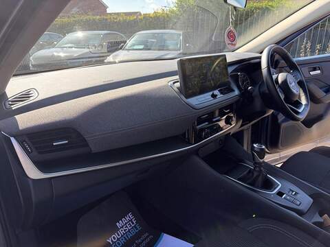 Nissan Qashqai 1.3 DIG-T MHEV Acenta Premium Euro 6 (s/s) 5dr - U80868