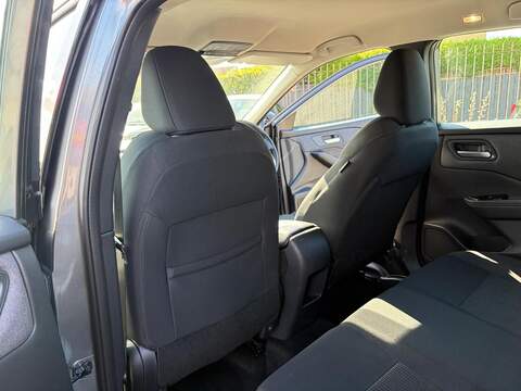 Nissan Qashqai 1.3 DIG-T MHEV Acenta Premium Euro 6 (s/s) 5dr - U80868