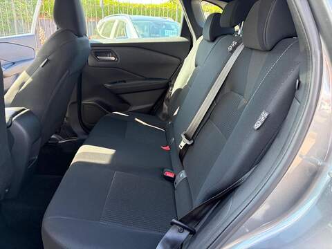 Nissan Qashqai 1.3 DIG-T MHEV Acenta Premium Euro 6 (s/s) 5dr - U80868