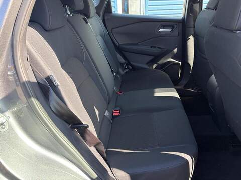 Nissan Qashqai 1.3 DIG-T MHEV Acenta Premium Euro 6 (s/s) 5dr - U80868
