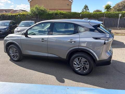 Nissan Qashqai 1.3 DIG-T MHEV Acenta Premium Euro 6 (s/s) 5dr - U80868