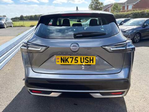 Nissan Qashqai 1.3 DIG-T MHEV Acenta Premium Euro 6 (s/s) 5dr - U80868
