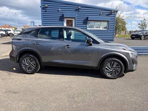 Nissan Qashqai 1.3 DIG-T MHEV Acenta Premium Euro 6 (s/s) 5dr - U80868