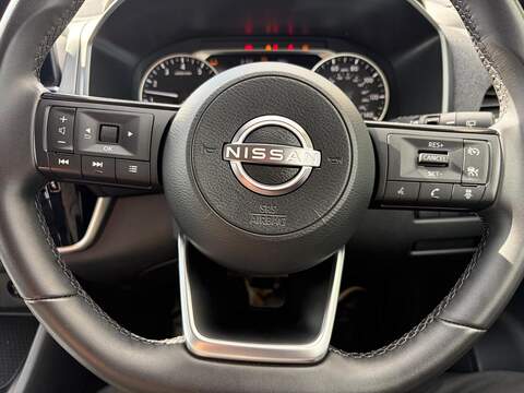 Nissan Qashqai 1.3 DIG-T MHEV Acenta Premium Euro 6 (s/s) 5dr - U80868
