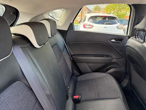 Renault Captur 1.6 E-TECH techno Auto Euro 6 (s/s) 5dr - U80897
