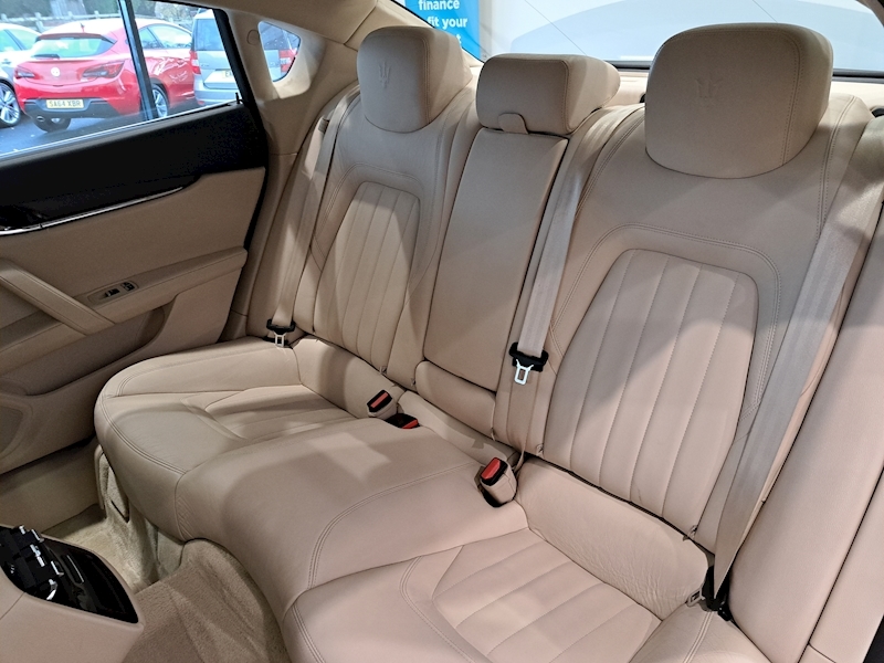 Maserati Quattroporte V6 S - U10385