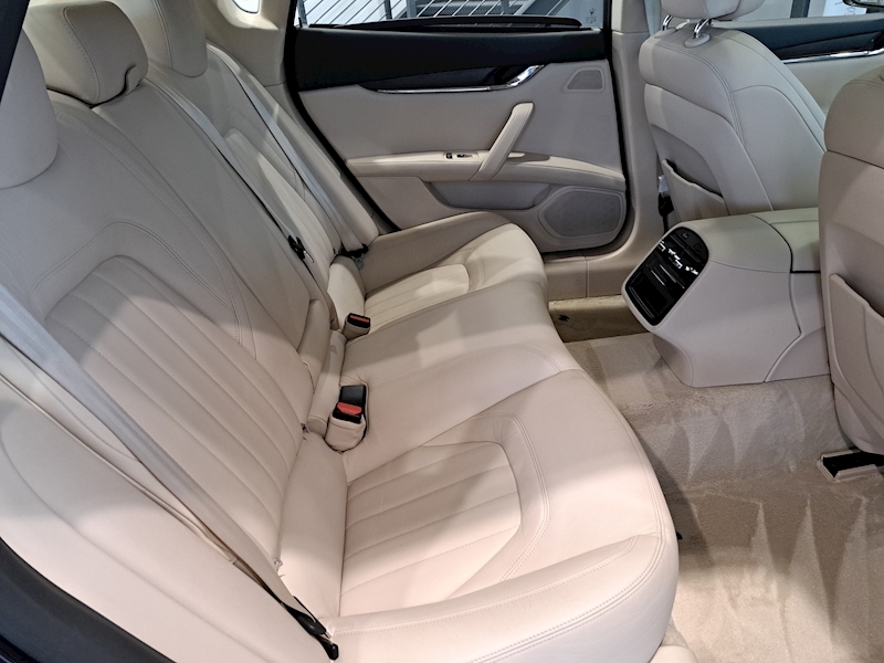 Maserati Quattroporte V6 S - U10385